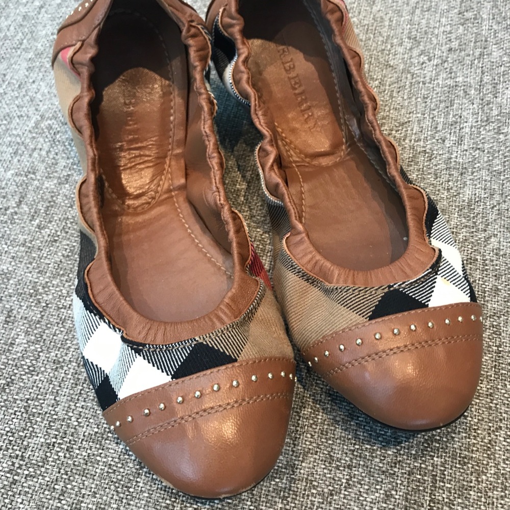 SOLD 💕Burberry Ballet Flats Size 7
